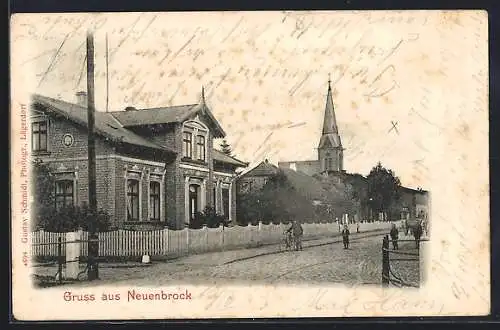 AK Neuenbrook, Strassenpartie mit Kirche