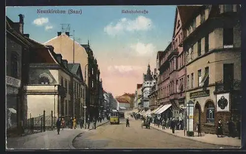 AK Neunkirchen / Saar, Blick in die Bahnhofstrasse, Strassenbahn