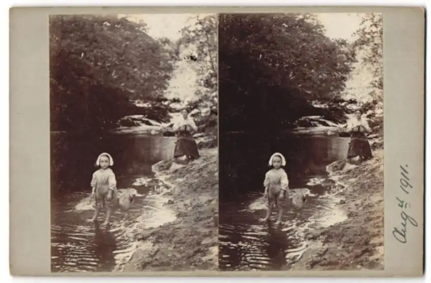12 Stereo-Fotografien unbekannter Fotograf, Ansicht Brig O' Turk / Schottland, Bauernhof, Bäuerin & Hühner, Ortsansicht 3