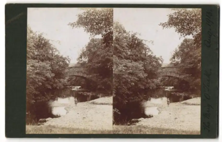 12 Stereo-Fotografien unbekannter Fotograf, Ansicht Brig O' Turk / Schottland, Bauernhof, Bäuerin & Hühner, Ortsansicht 8