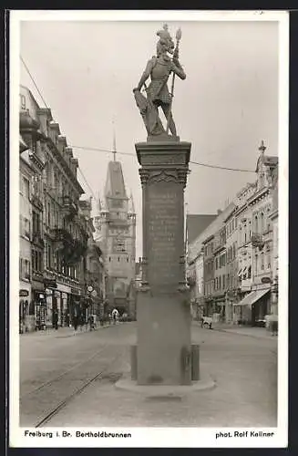 AK Freiburg i. Br., Bertholdbrunnen und Kaiserstrasse