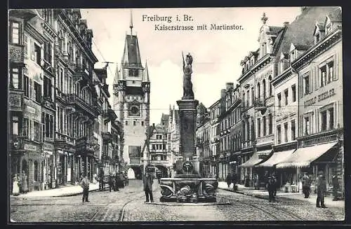 AK Freiburg i. Br., Kaiserstrasse mit Martinstor