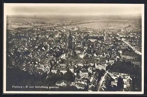 AK Freiburg i. B., Teilansicht mit Kirche vom Schlossberg gesehen