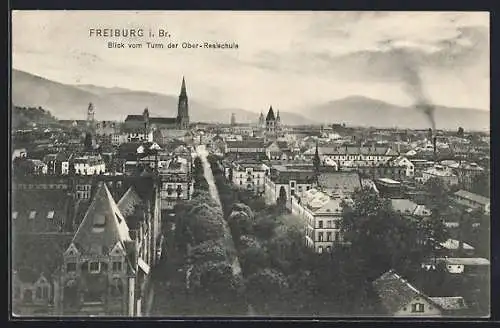 AK Freiburg i. Br., Blick vom Turm der Ober-Realschule mit Strassenpartie