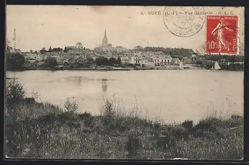 AK Sucé, Vue générale sur le village et la rivière