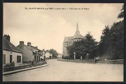 AK Sainte-Marie-sur-Mer, L`Église et la Place