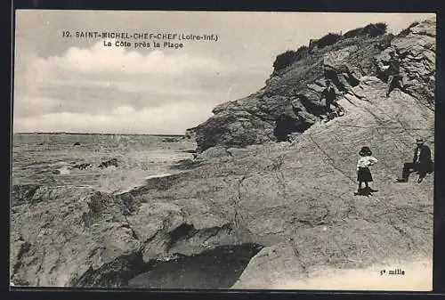 AK Saint-Michel-Chef-Chef, La Côte près de la Plage