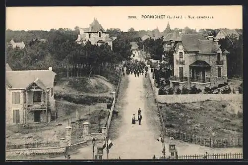 AK Pornichet, Vue générale d`une avenue avec maisons et arbres