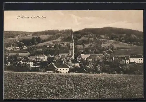 AK Nussbach /Ob.-Oesterr., Teilansicht mit Kirche