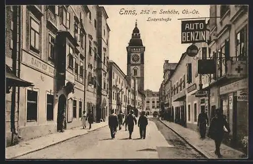 AK Enns, Linzerstrasse mit Kirchturm