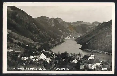 AK St. Nikola a. d. Donau, Ortsansicht mit Bergpanorama