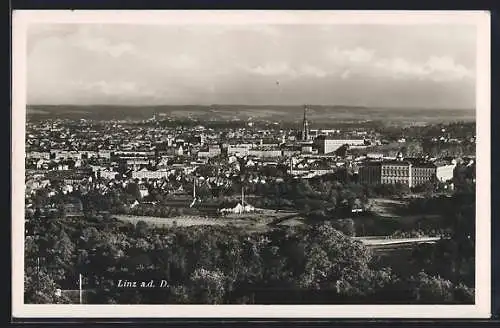 AK Linz a. d. D., Teilansicht mit Kirche