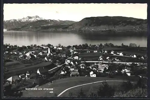 AK Weyregg am Attersee, Ortsansicht mit Bergpanorama