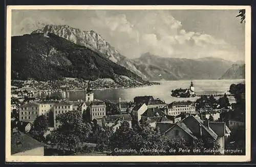 AK Gmunden /Salzkammergut, Ansicht mit Bergpanorama