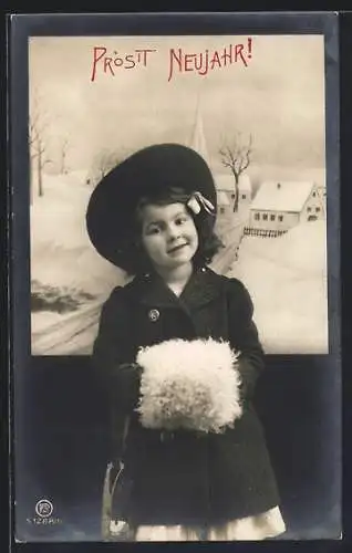 Foto-AK RPH Nr. 1288 /6: Kleines Mädchen mit Muff vor einer Winterlandschaft