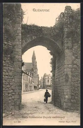 AK Guérande, Porte Vannetaise, facade extérieure