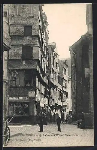 AK Nantes, Vieilles maisons dans la rue Sainte-Croix