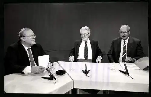 Fotografie Sven Simon, Bonn, Politiker Martin Bangemann, Hans-Jochen Vogel & Helmut Kohl