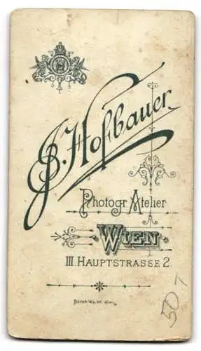 Fotografie J. Hofbauer, Wien, Hauptstrasse 2, Zwei Frauen in eleganter Kleidung