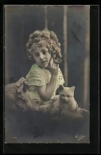 AK Mädchen posiert mit Katze