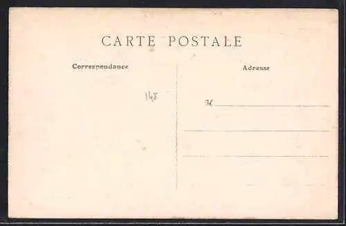 AK Hauterives, Statue du Général de Miribel devant l`église