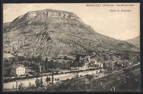 AK Rémuzat, Le Montrond et vue du village de Rémuzat