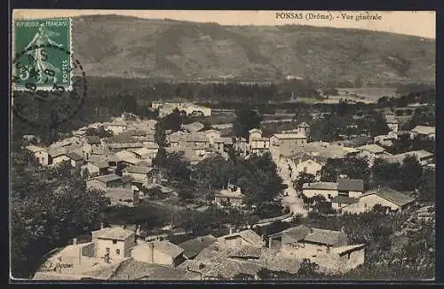 AK Ponsas, Vue générale du village et des collines environnantes