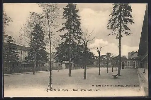 AK Valence, Lycée de Valence, Une Cour intérieure