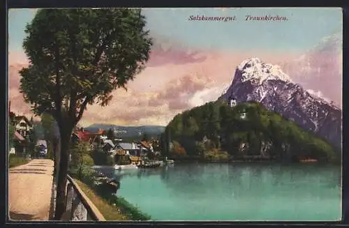 AK Traunkirchen /Salzkammergut, Uferpartie mit Bergen