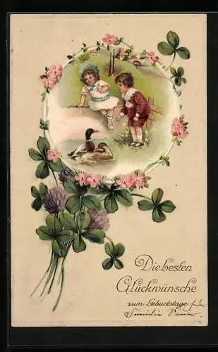 Präge-AK Geburtstags-Glückwünsche, Zwei Kinder mit Enten im Kleeblatt-Passepartout