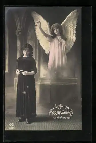 AK Engel wacht über Mädchen bei ihrer Konfirmation