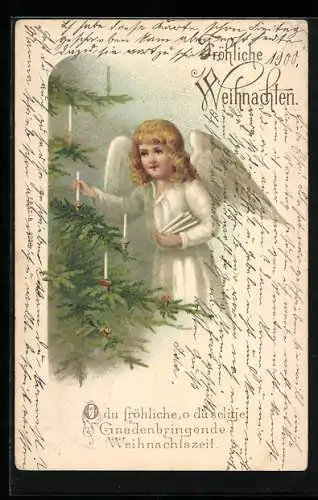 AK Kleiner Weihnachtsengel schmückt einen Tannenbaum