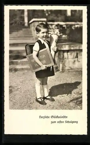 AK Kleiner Junge mit Schiefertafel und Schultüte zu seinem Schulanfang