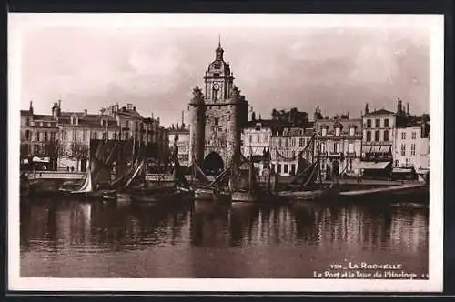 AK La Rochelle, Le Port et la Tour de l`Horloge