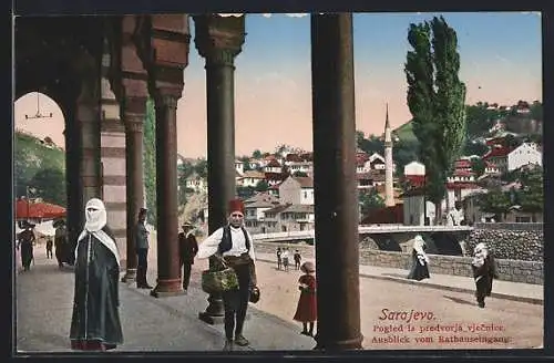 AK Sarajewo, Bürger am Rathauseingang