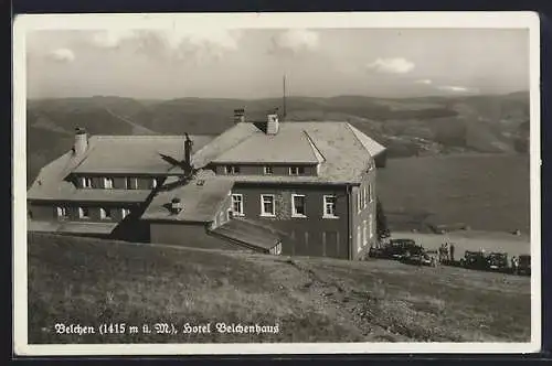 AK Belchen, Hotel Belchenhaus mit parkenden Autos