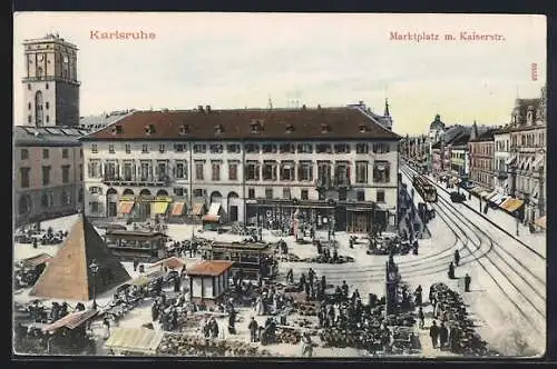 AK Karlsruhe, Marktplatz mit Kaiserstrasse und Strassenbahnen