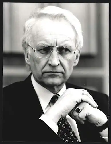 Fotografie imo, Bonn, Edmund Stoiber, Ministerpräsident von Bayern, mit skeptischem Blick, 1995