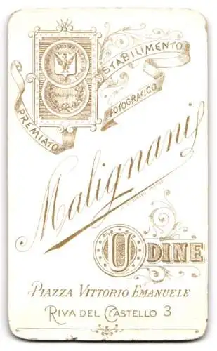 Fotografie Malignani, Udine, Piazza Vittorio Emanuele, Portrait eines jungen Mannes