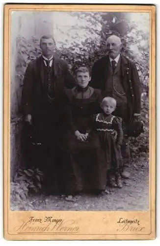 Fotografie Franz Manger, Leitmeritz, Porträt einer vierköpfigen Familie