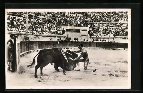 AK Un muletazo de rodillas, Stierkampf