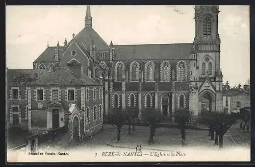 AK Rezé-lès-Nantes, L`Église et la Place