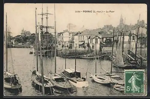 AK Pornic, Le Port avec des bateaux à quai