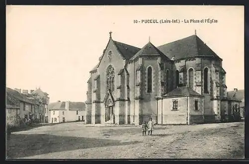 AK Puceul, La Place et l’Église