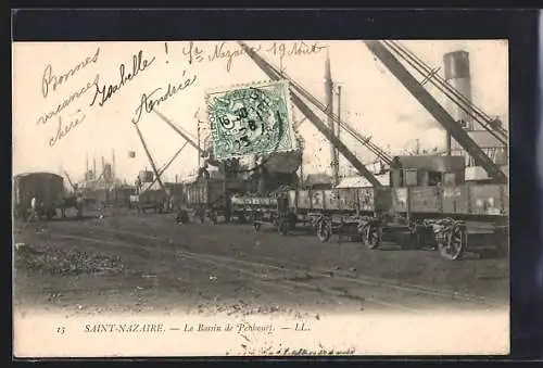 AK Saint-Nazaire, Le Bassin de Penhouët et les grues de chargement