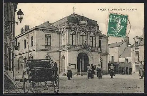 AK Ancenis, La Mairie avec passants et charrette sur la place