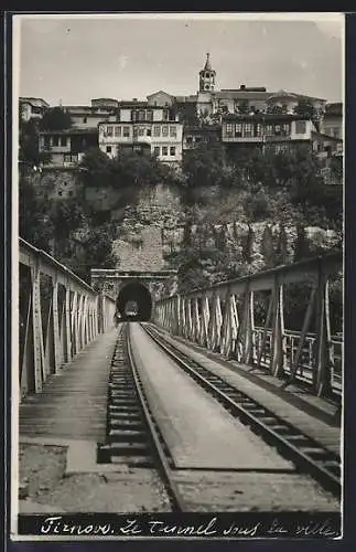 AK Tirnow, Le Tunnel sous la ville