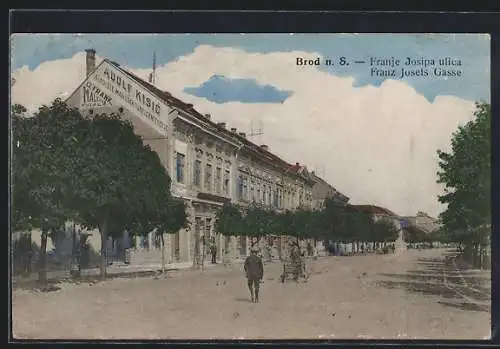 AK Brod n. S., Geschäft von Adolf Kisic in der Franz Josefs Gasse