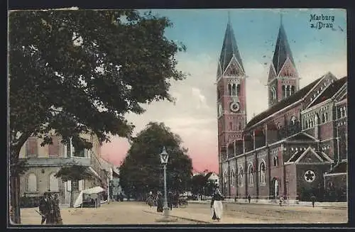 AK Maribor / Marburg a./Drau, Strassenpartie mit Franziskaner Kirche und Leuten