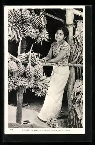 AK Pineapple Seller on Road to Kandy, singalesische Ananasverkäuferin